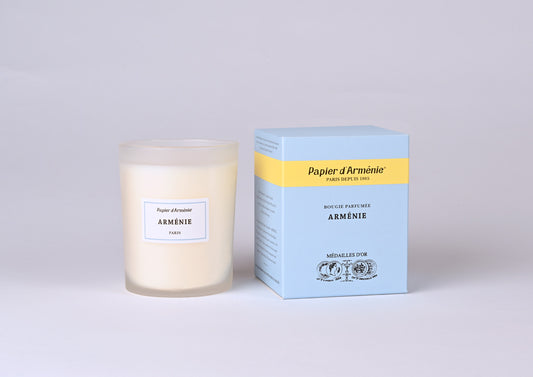 Papier d'Arménie žvakė. Arménie kvapo